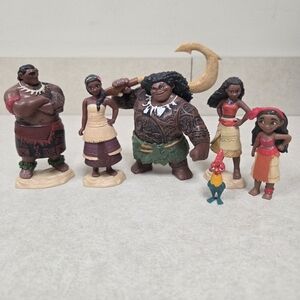 Disney's MOANA Figure Collection: Moana, Maui, Tui, Sina, Hei Hei